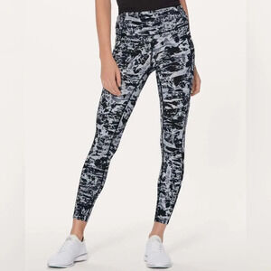 Lululemon sz 2 Fast & Free 7/8 Tight II Nulux 25"
Interlaced Starlight Black EUC